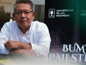 Tanda Tangan Basah dan Doa Rektor UII