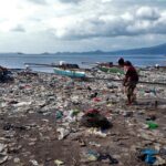 Sampah plastik di Sukaraja.