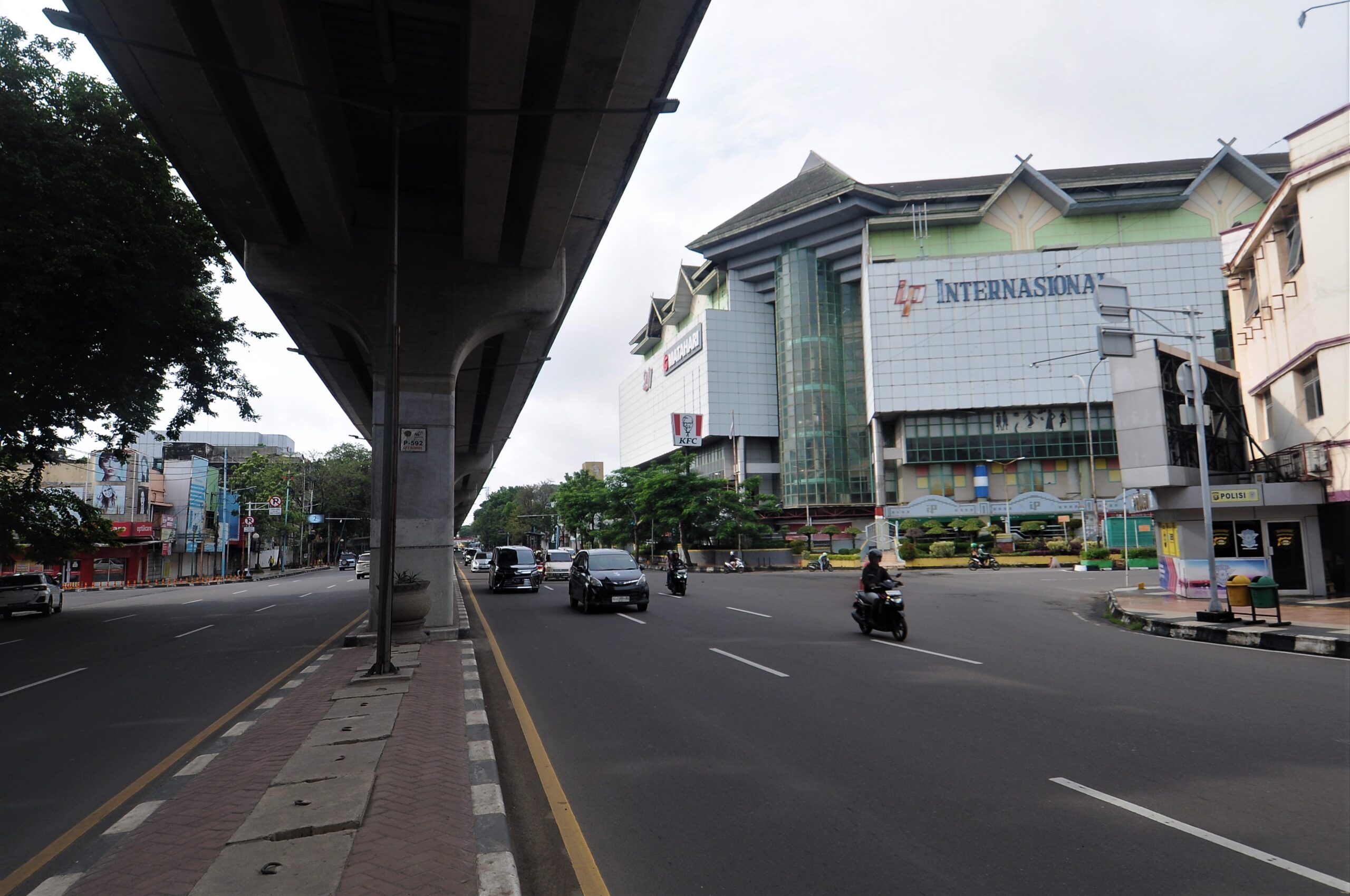 Gedung Mal Internasional Plaza.