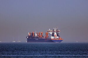 Iran Bakal Buka Selat Hormuz
