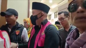 Pengawal Eks Bupati Pesawaran Dendi Ramadhona Pukul Kamera Wartawan